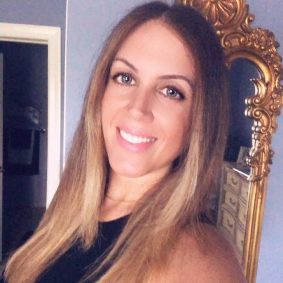 Meet your Posher, Gina - Picture 1 of 1